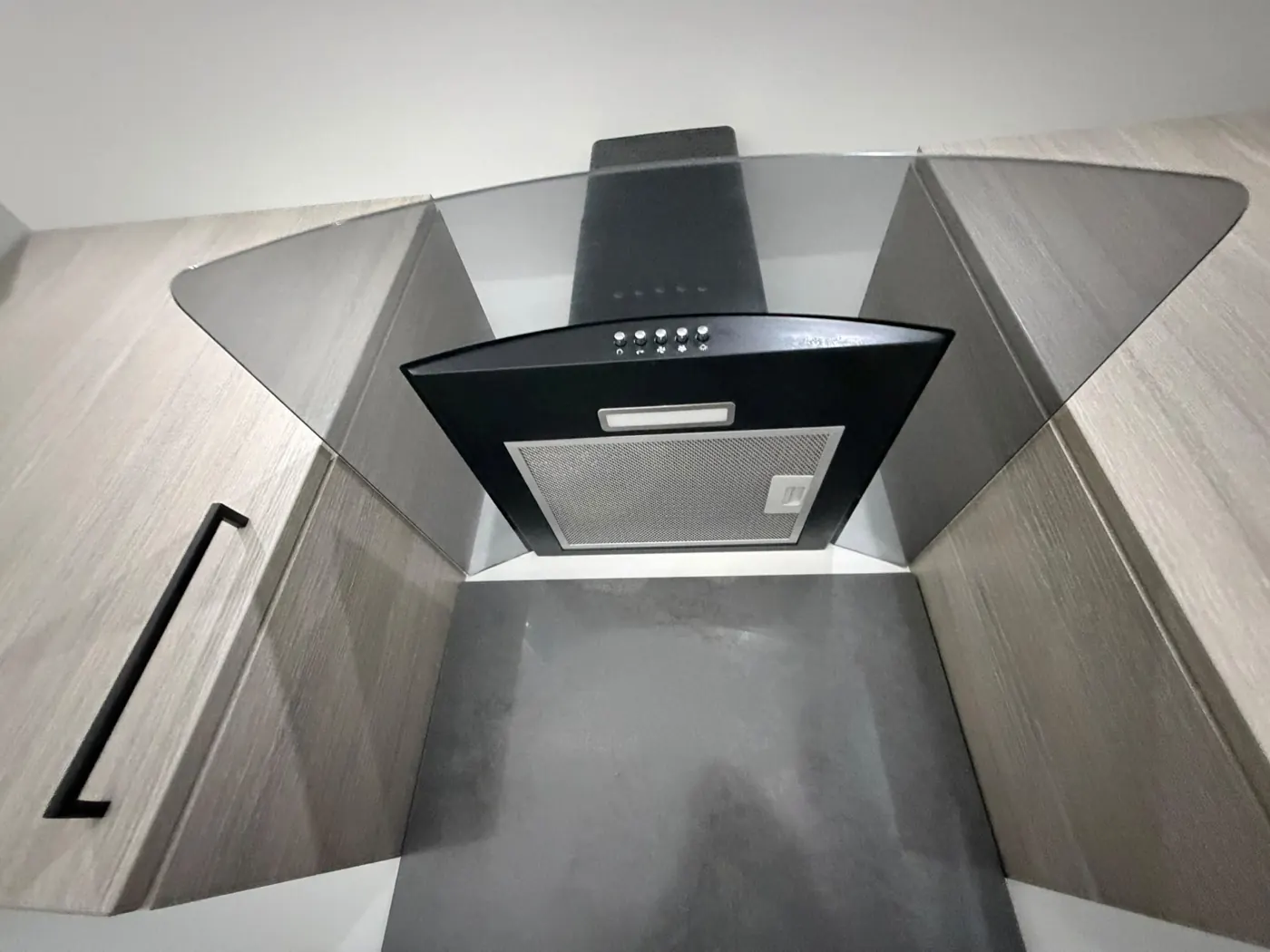 Extractor hood cleaned by Golden Eye Cleaning